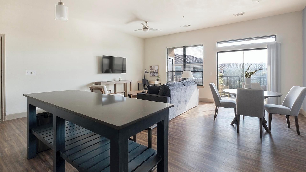 Photo of Livingroom in Spring