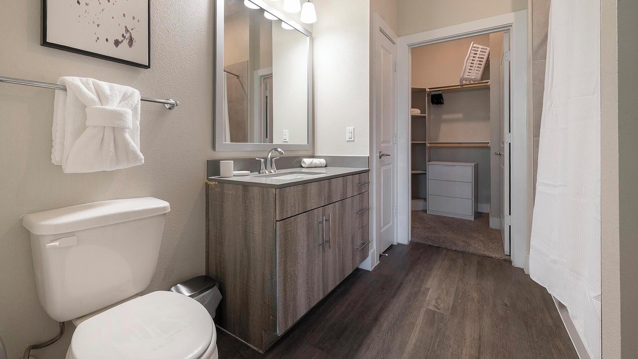 Photo of Bathroom in Montopolis