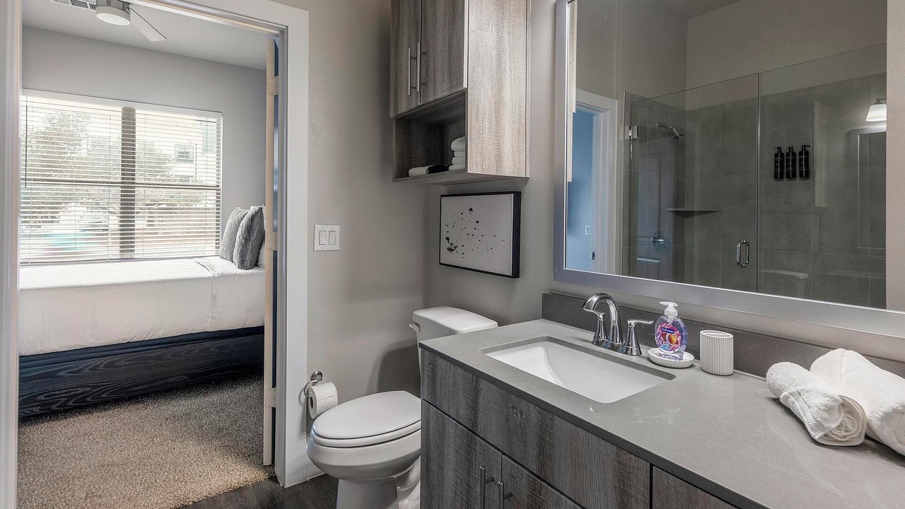 Photo of Bathroom in Montopolis