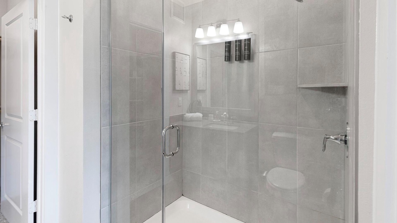 Photo of Bathroom in Montopolis