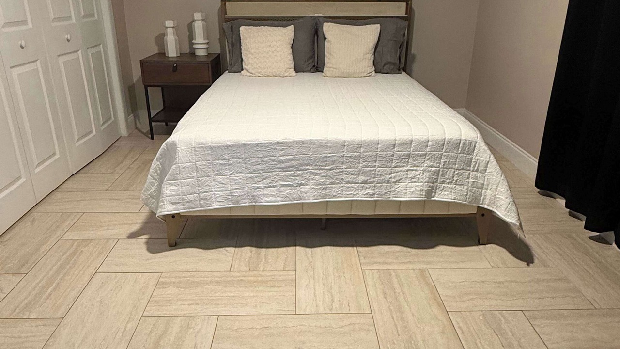 Photo of Bedroom in Yacht Club