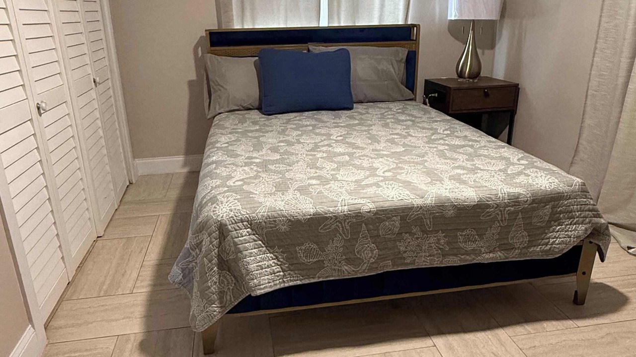 Photo of Bedroom in Yacht Club