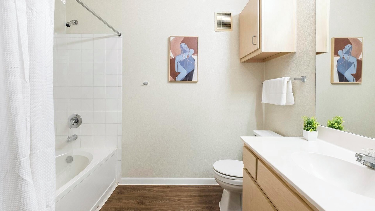 Photo of Bathroom in Southbelt/Ellington