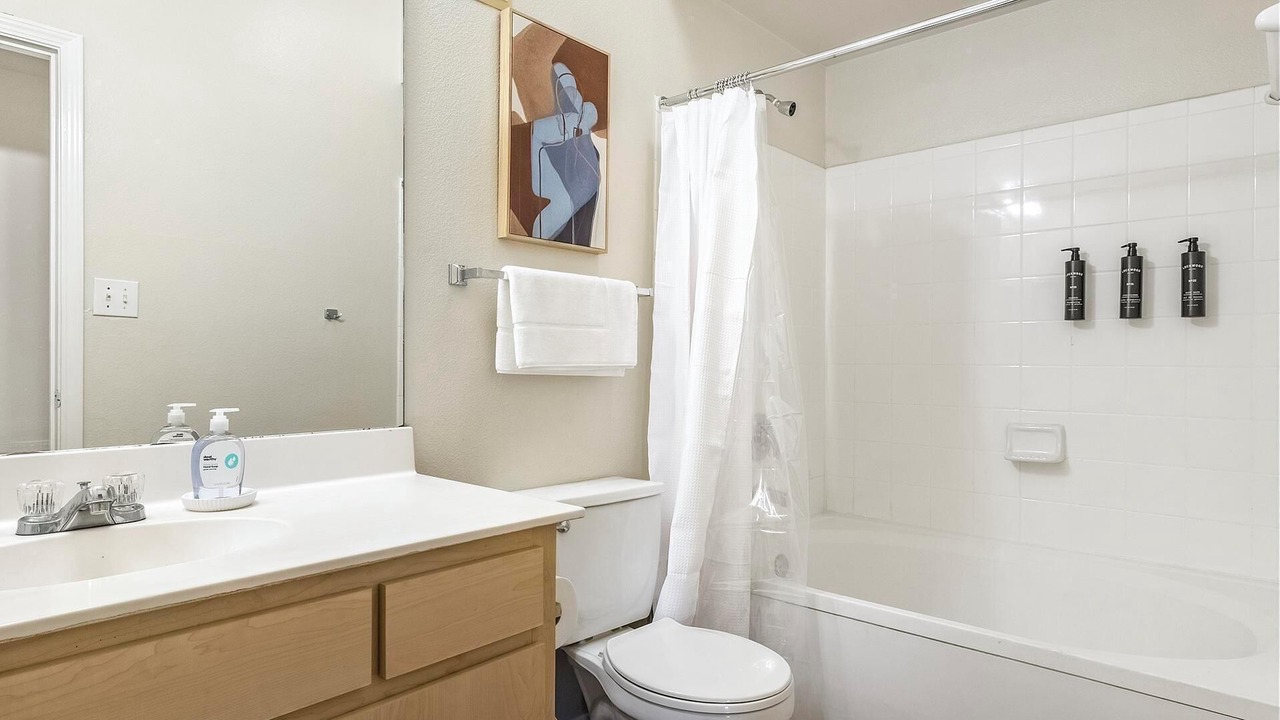 Photo of Bathroom in Southbelt/Ellington