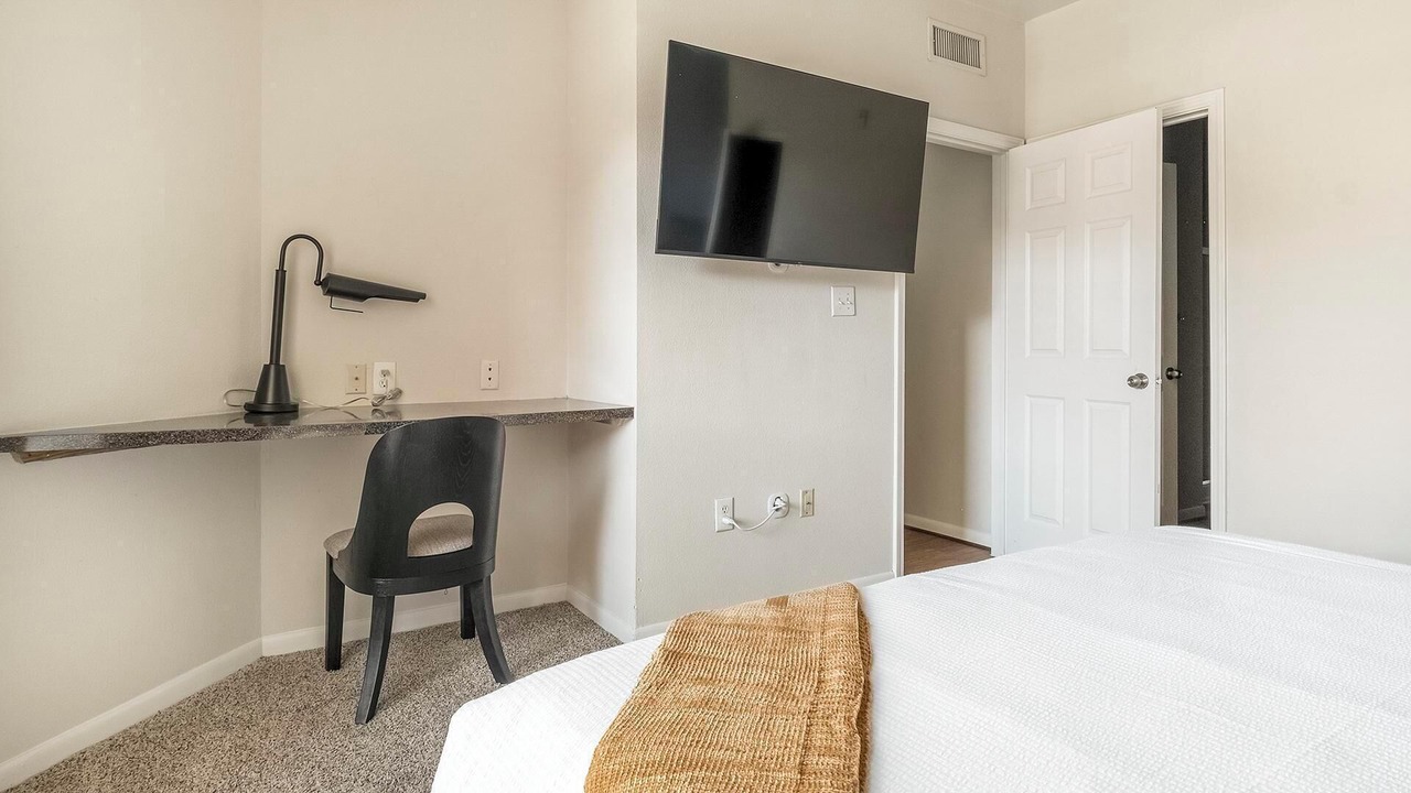 Photo of Bedroom in Southbelt/Ellington