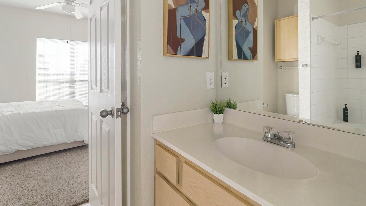 Photo of Bathroom in Southbelt/Ellington