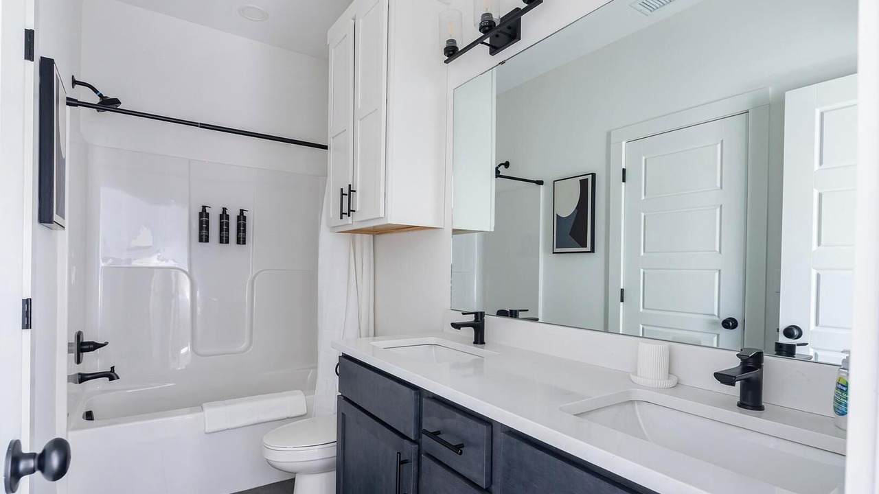 Photo of Bathroom in Lee's Summit