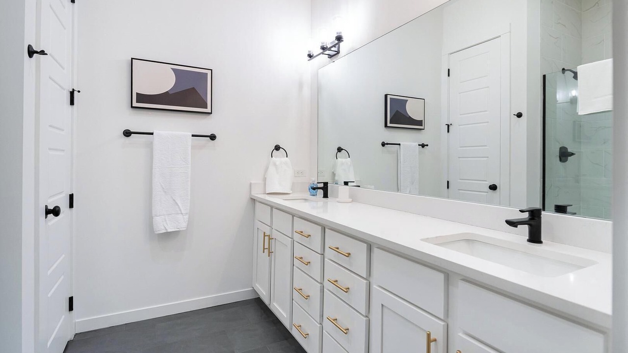 Photo of Bathroom in Lee's Summit