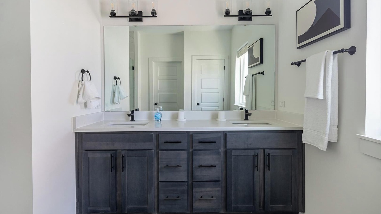 Photo of Bathroom in Lee's Summit