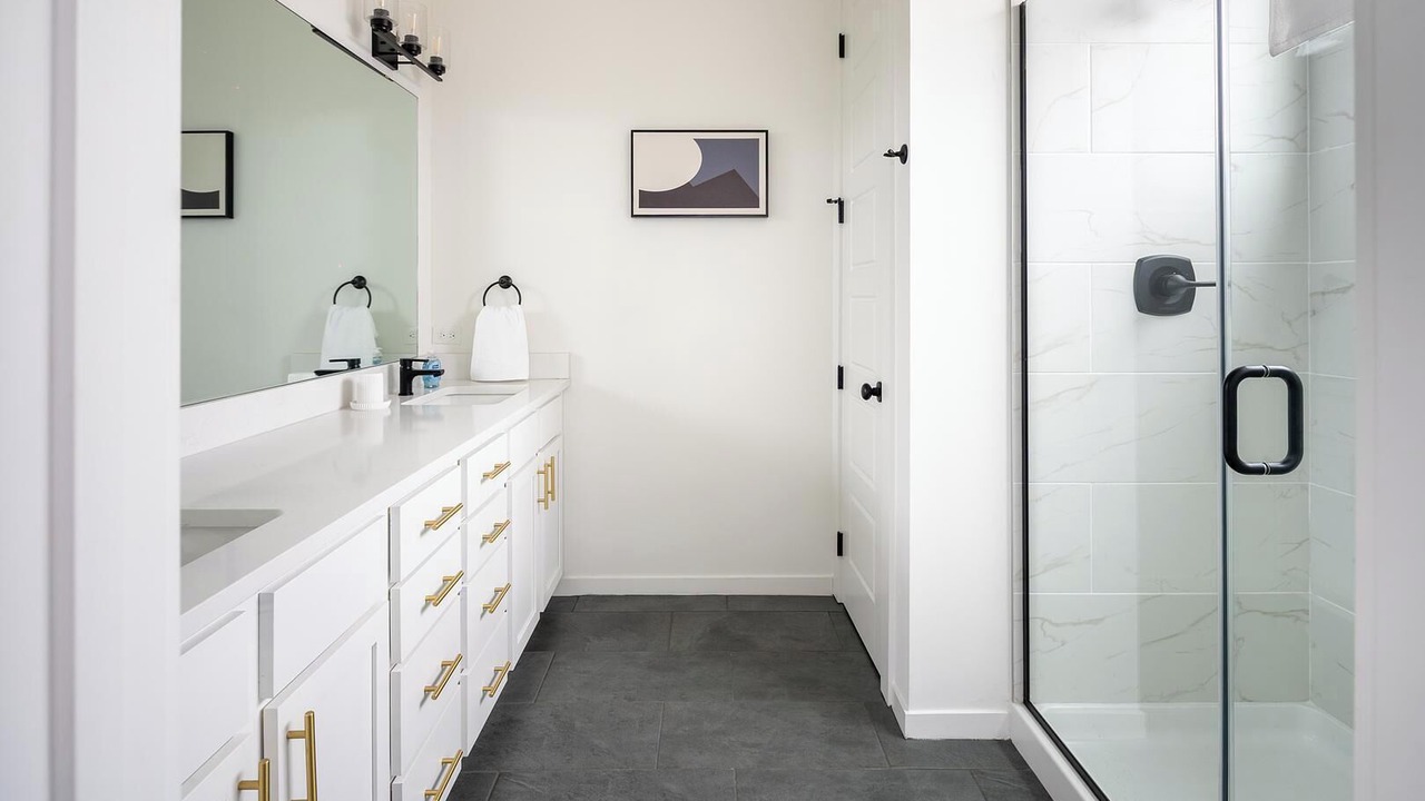Photo of Bathroom in Lee's Summit