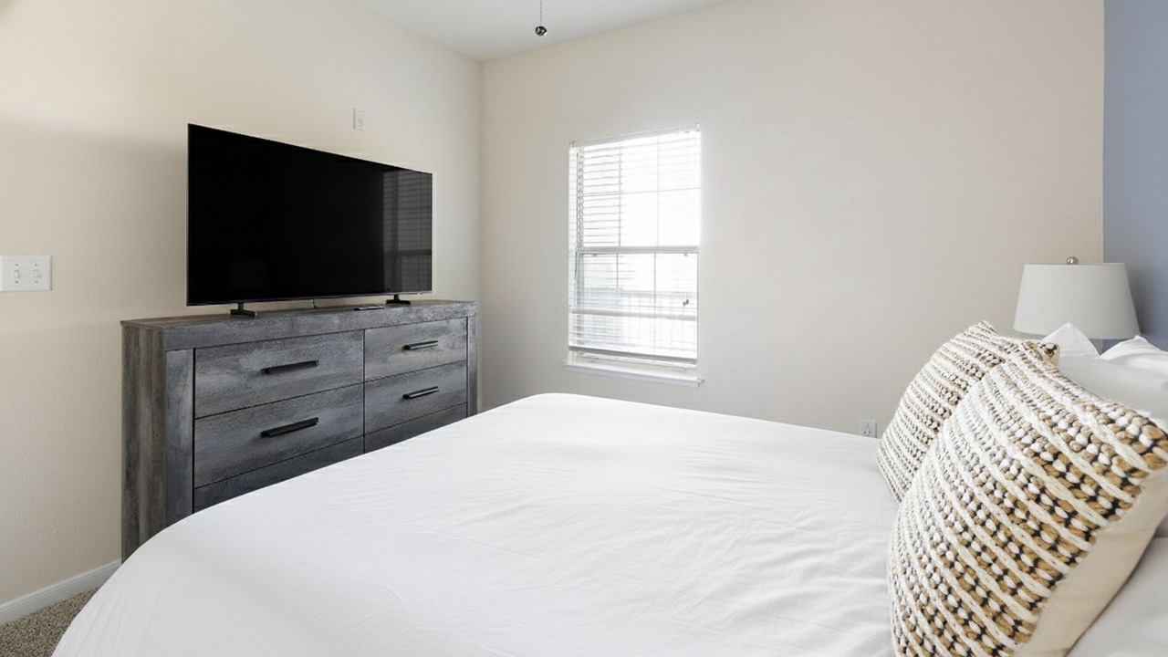 Photo of Bedroom in Lewisville
