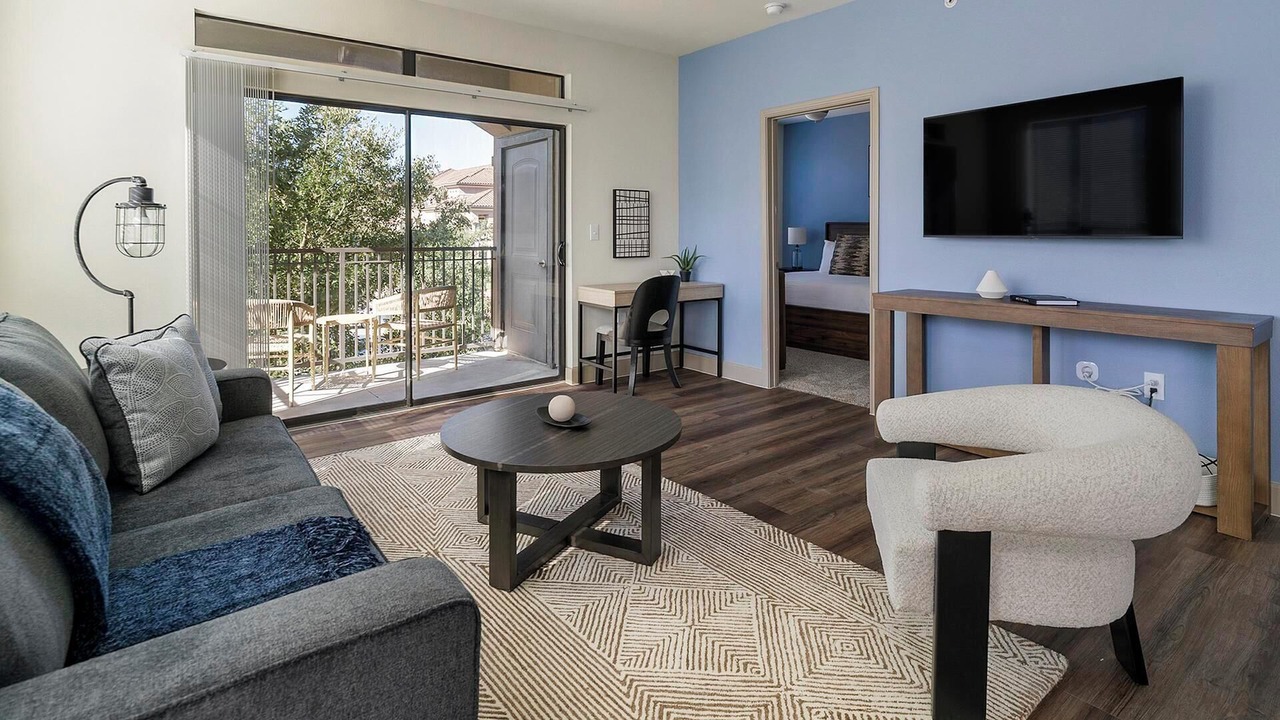 Photo of Livingroom in Spring