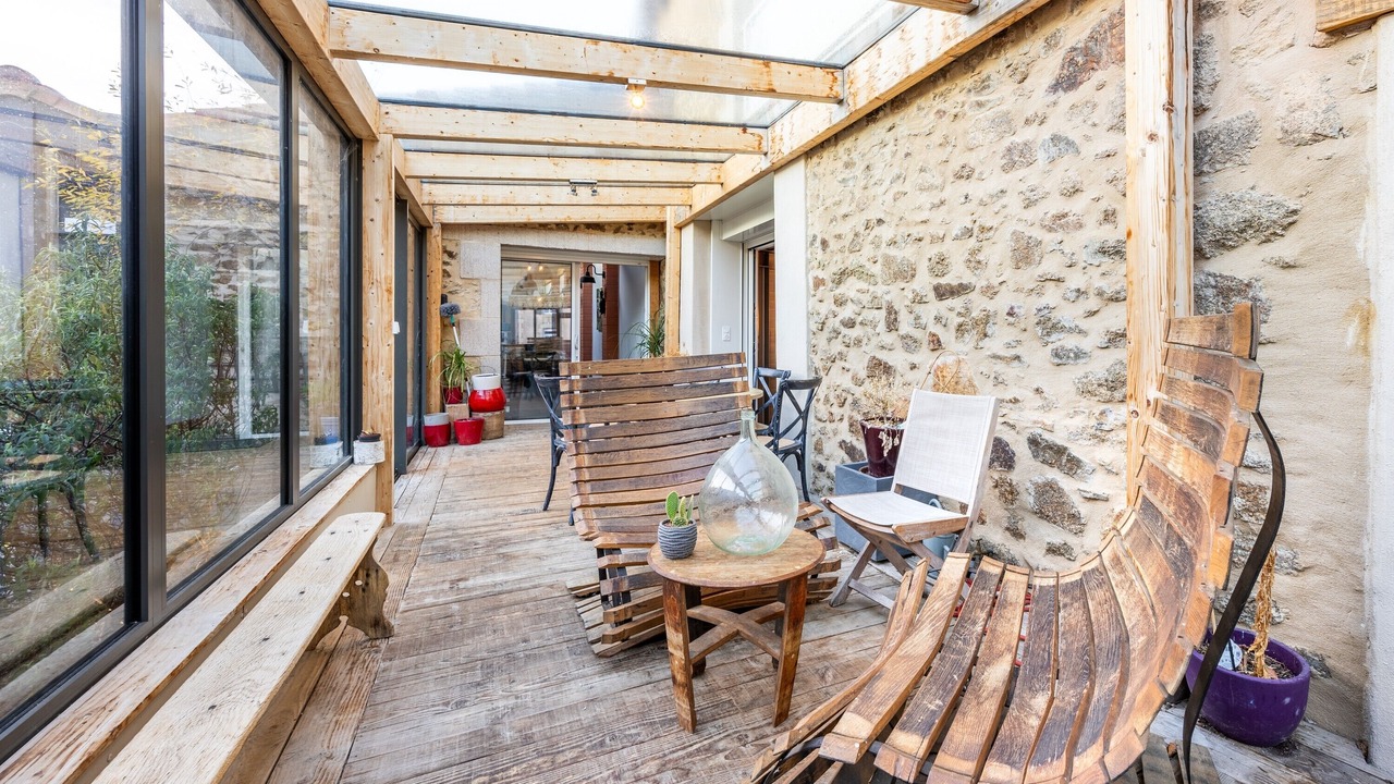 Photo of Patio Balcony in Saint-Michel-Mont-Mercure