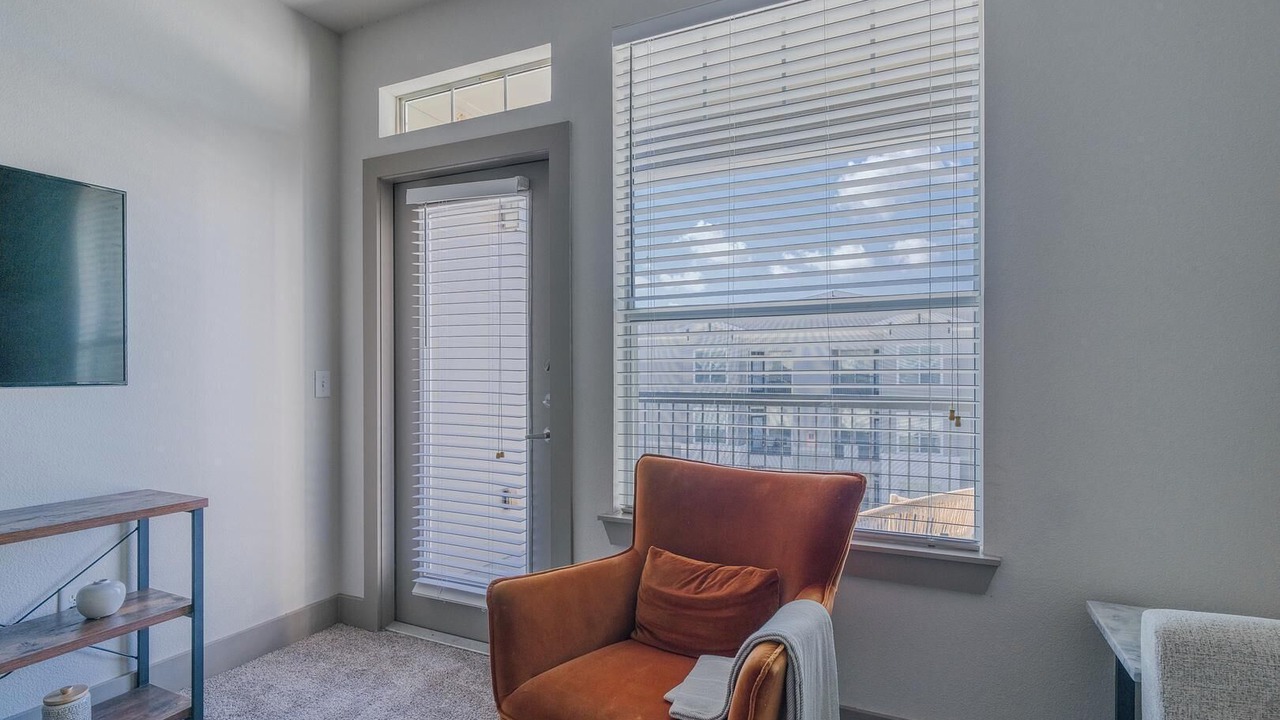 Photo of Livingroom in Spring