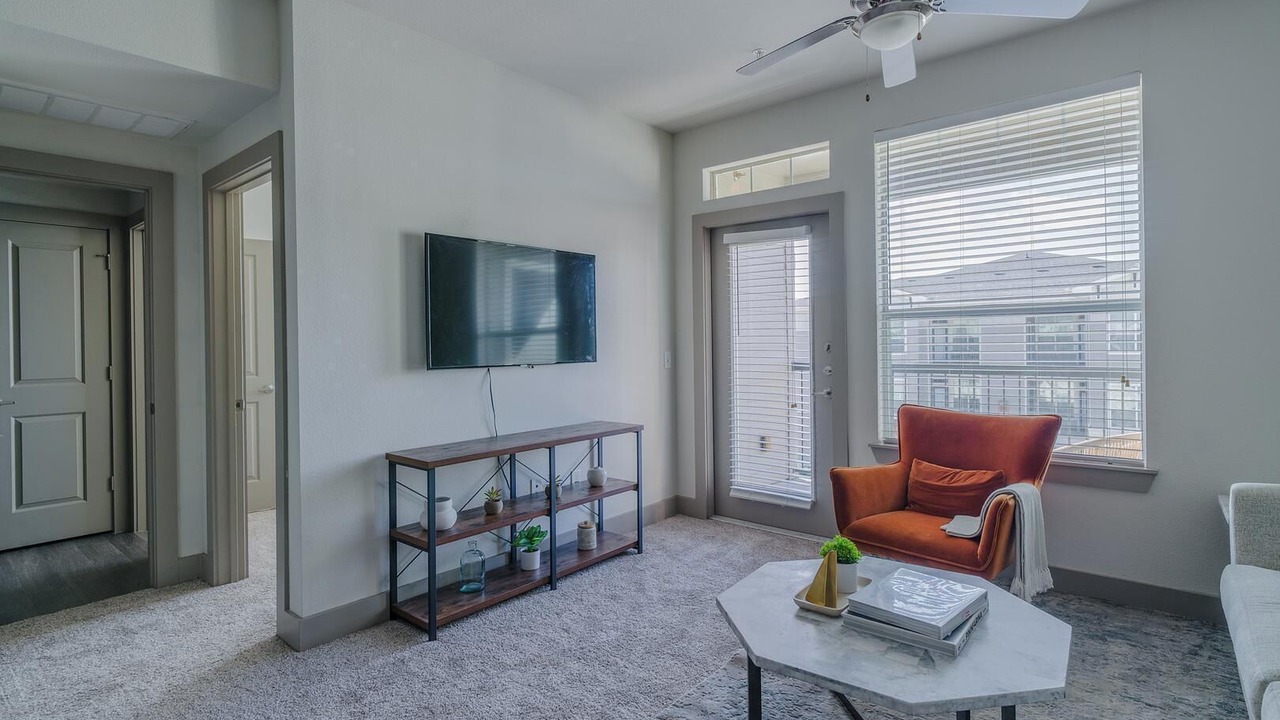 Photo of Livingroom in Spring