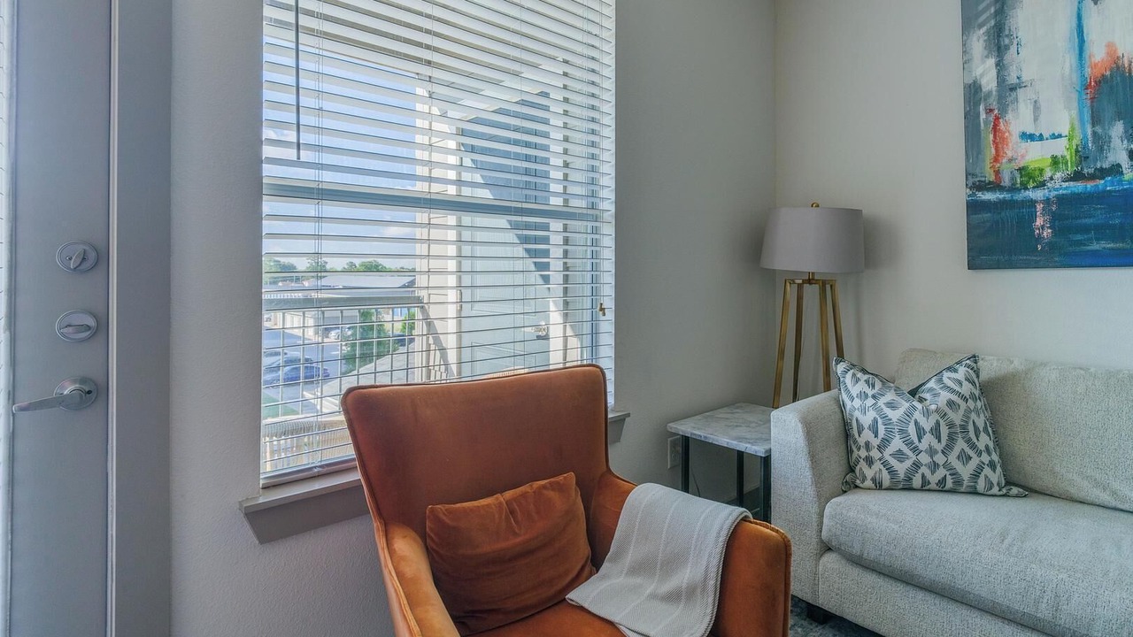 Photo of Livingroom in Spring