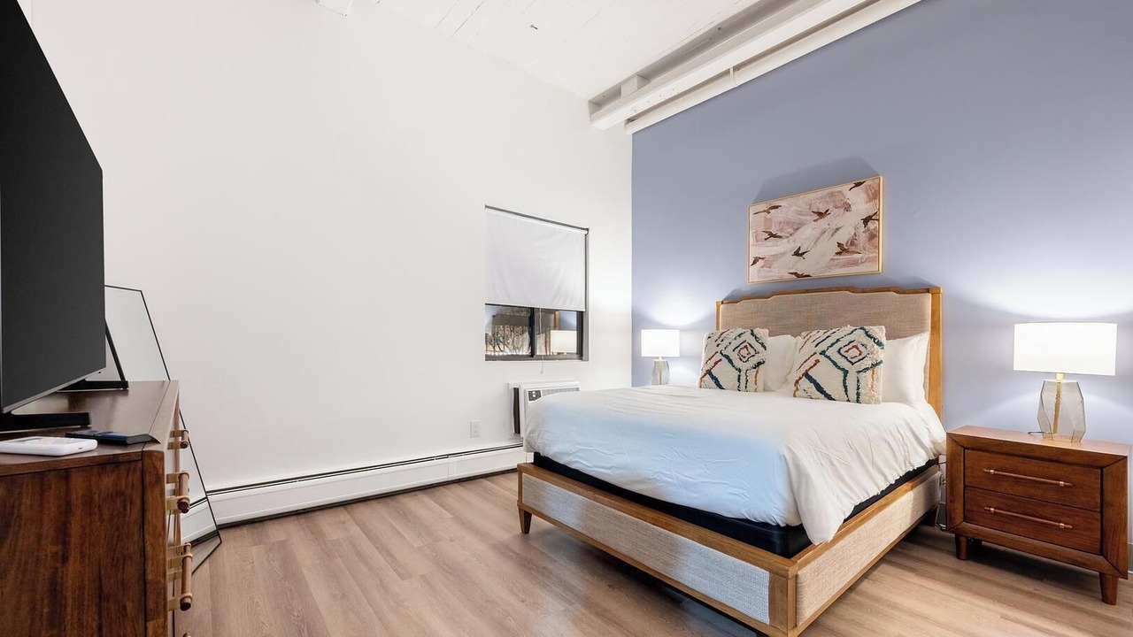 Photo of Bedroom in Metro Center