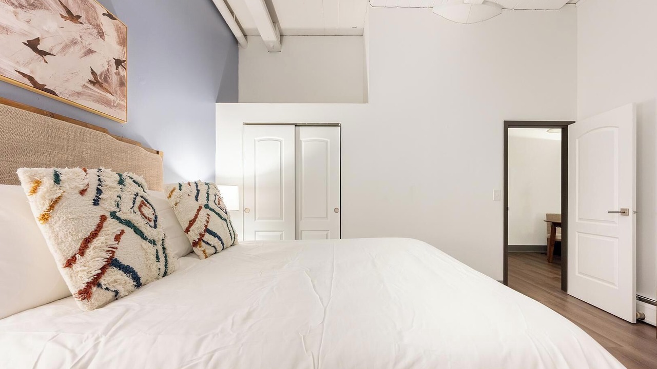 Photo of Bedroom in Metro Center