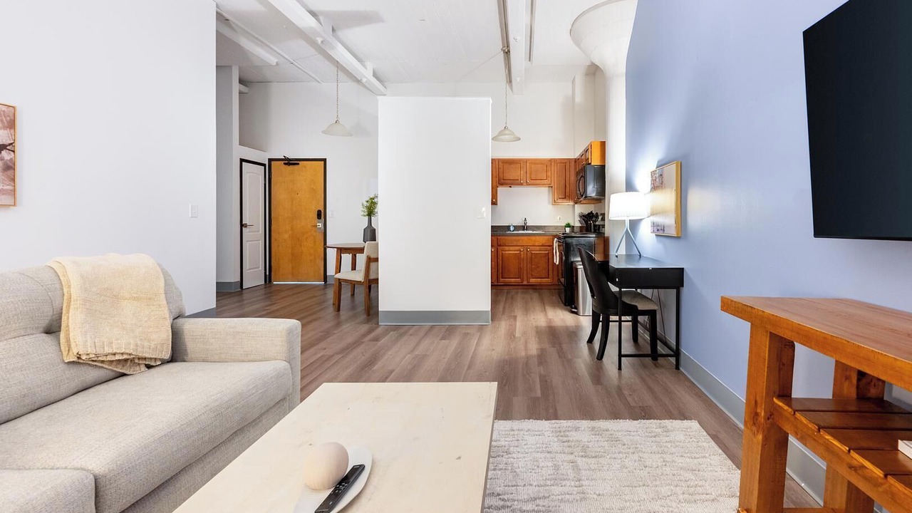 Photo of Livingroom in Metro Center