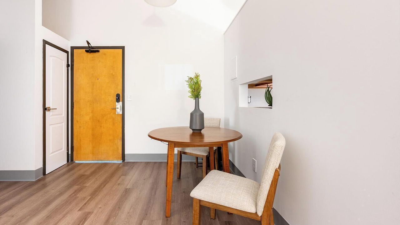 Photo of Others in Metro Center