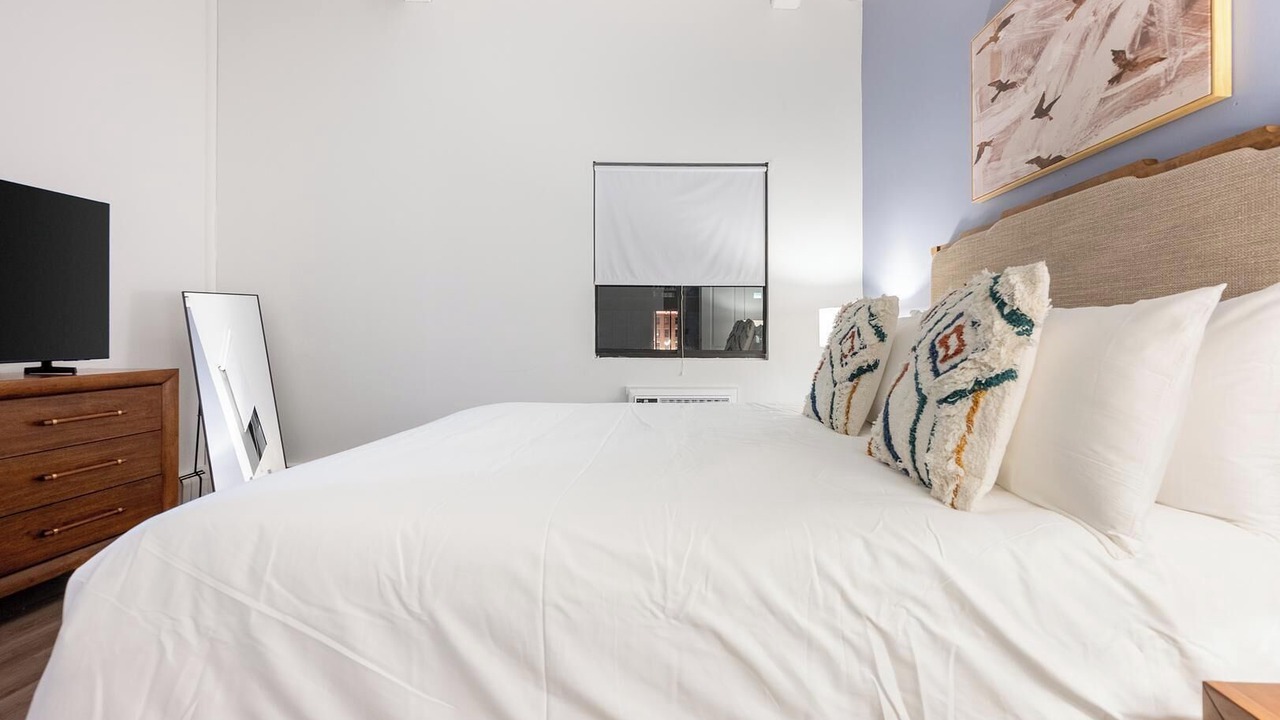 Photo of Bedroom in Metro Center