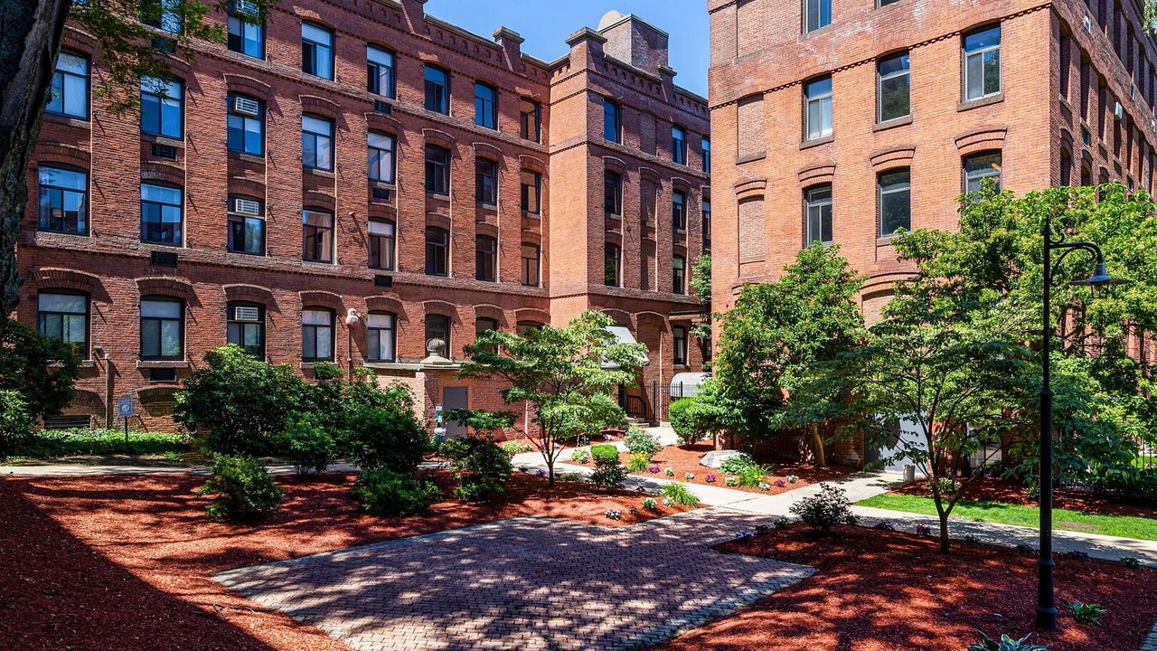 Photo of Outdoor in Metro Center