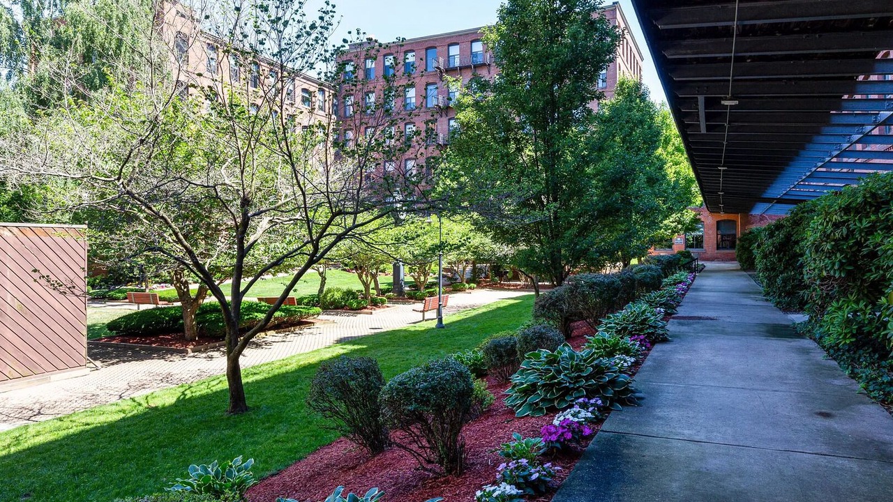 Photo of Outdoor in Metro Center