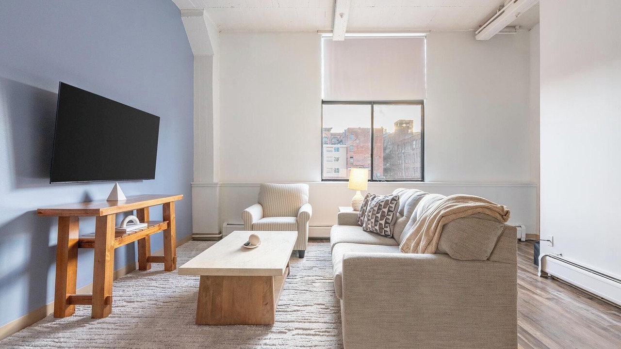 Photo of Livingroom in Metro Center