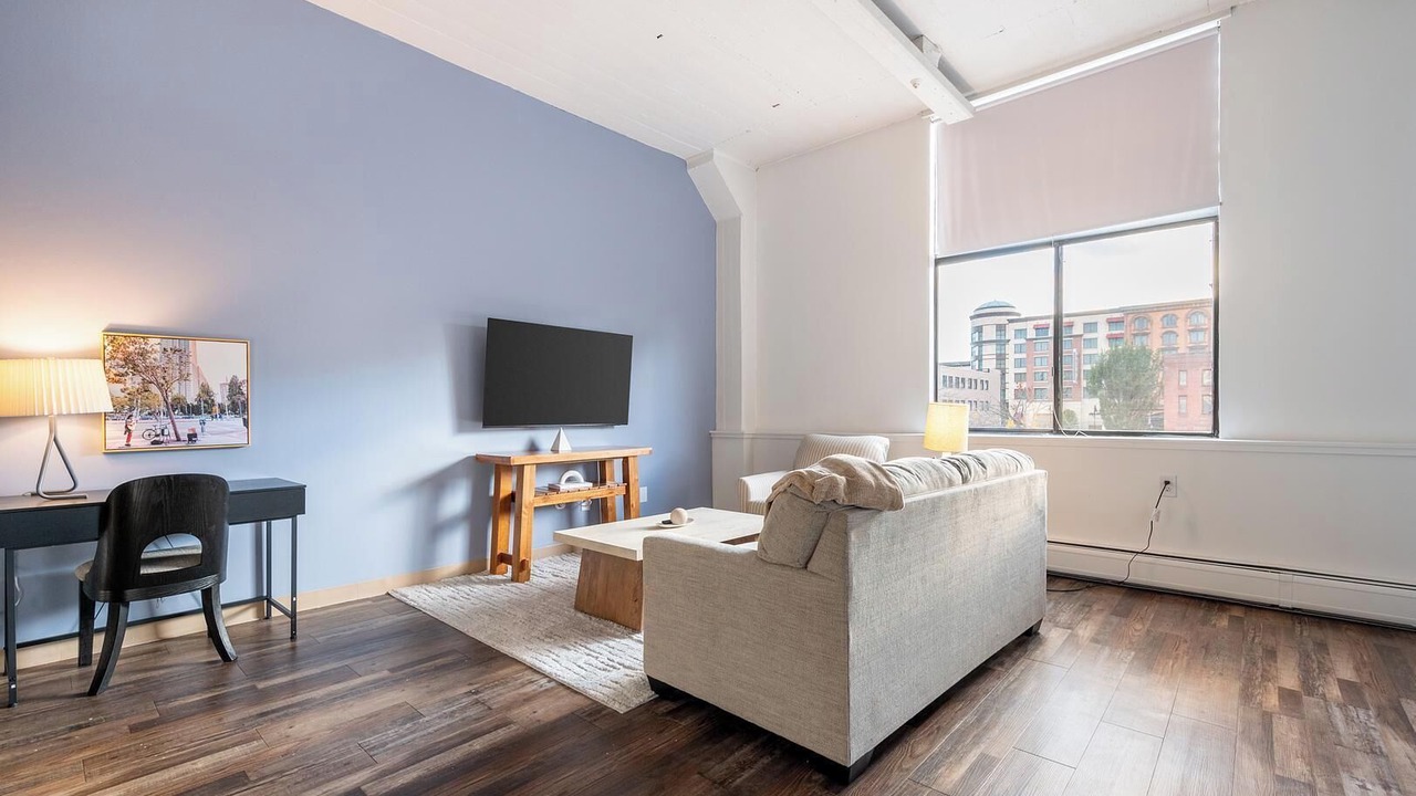 Photo of Livingroom in Metro Center