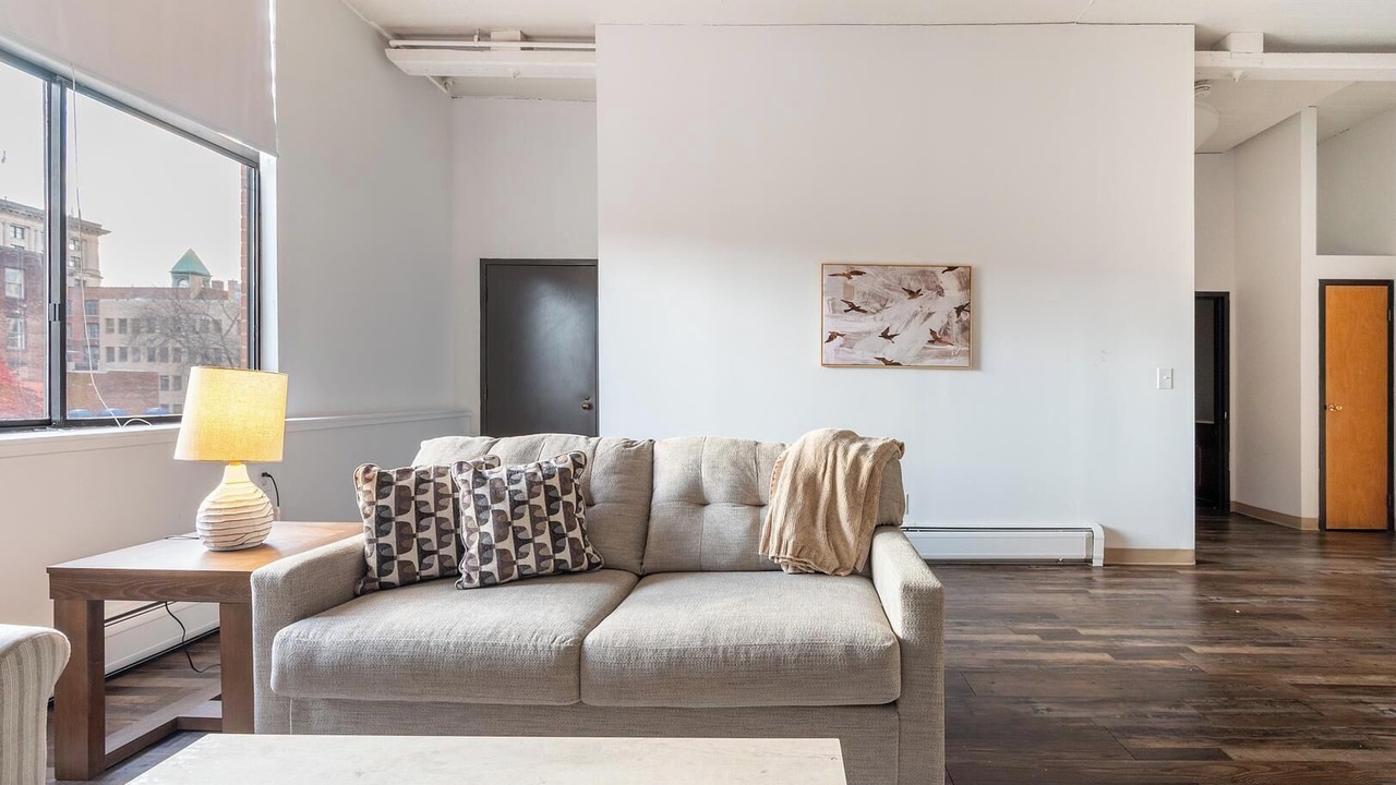 Photo of Livingroom in Metro Center