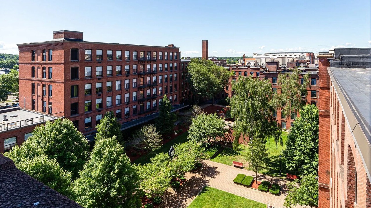 Photo of Outdoor in Metro Center