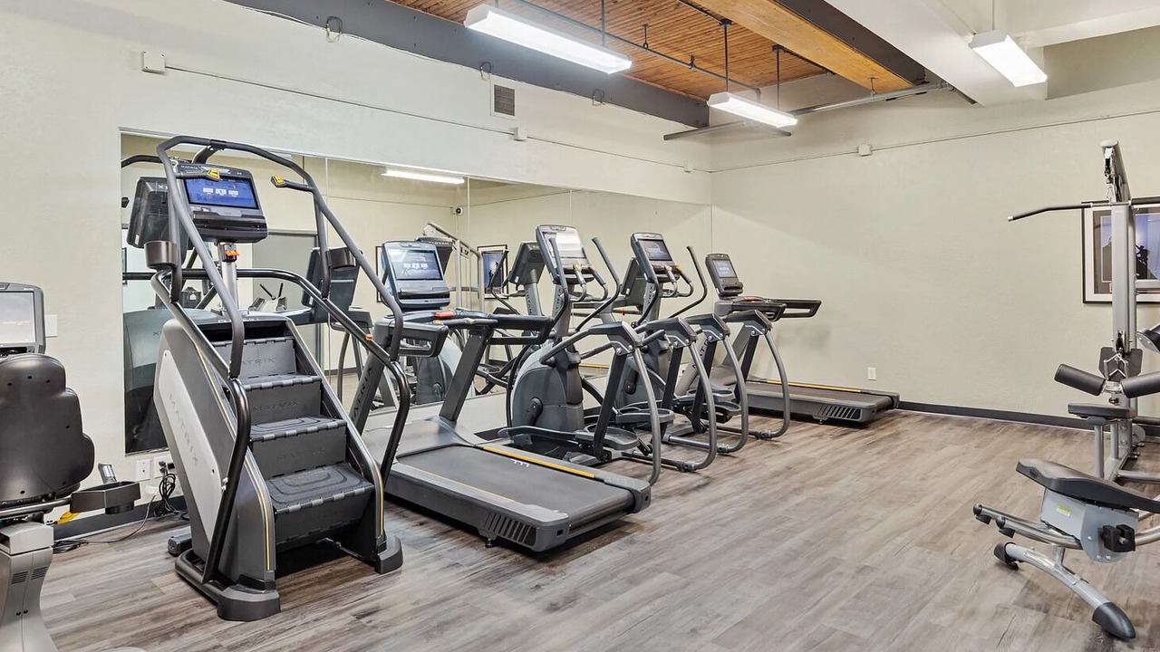 Photo of Others in Metro Center