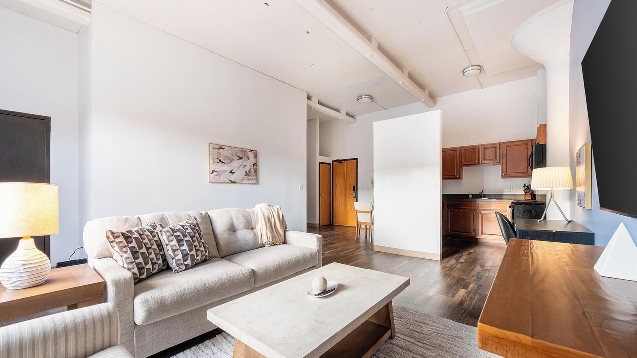 Photo of Livingroom in Metro Center