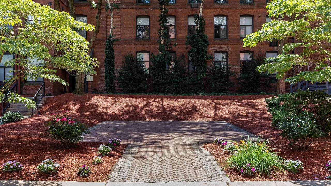 Photo of Outdoor in Metro Center