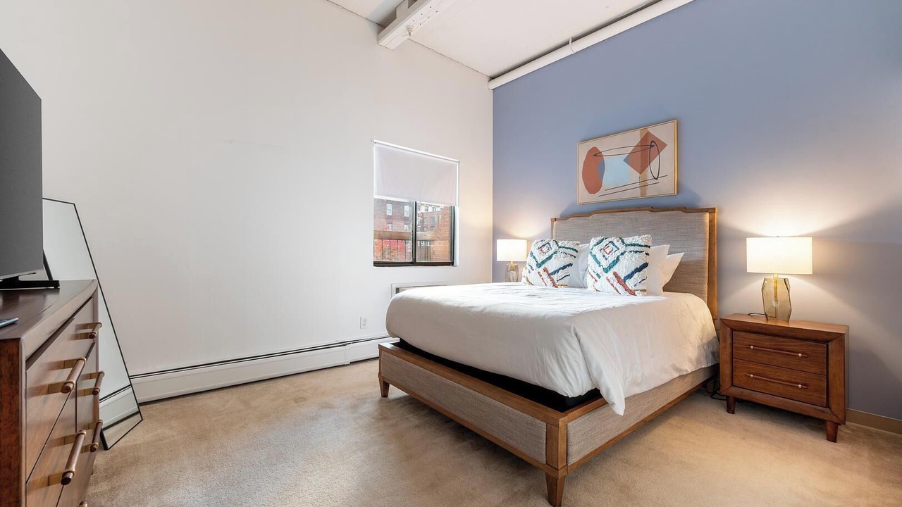 Photo of Bedroom in Metro Center