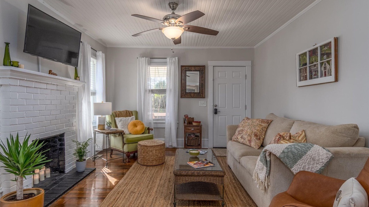 Photo of Livingroom in New Bern