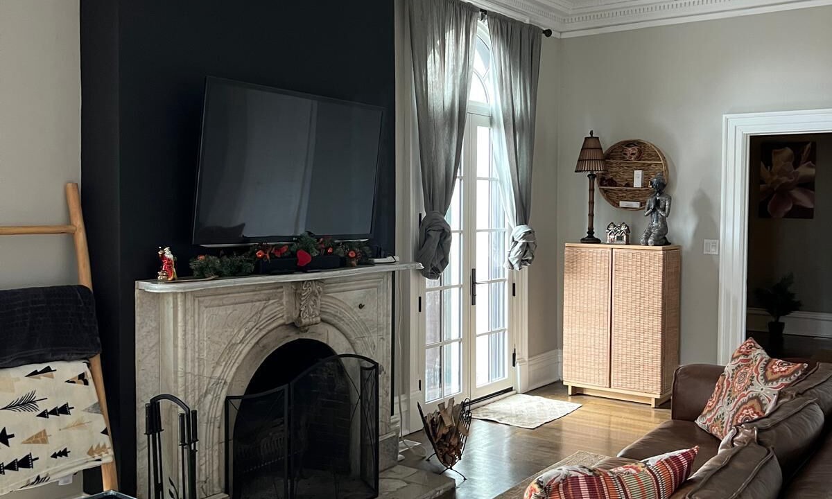 Photo of Livingroom in Hamilton