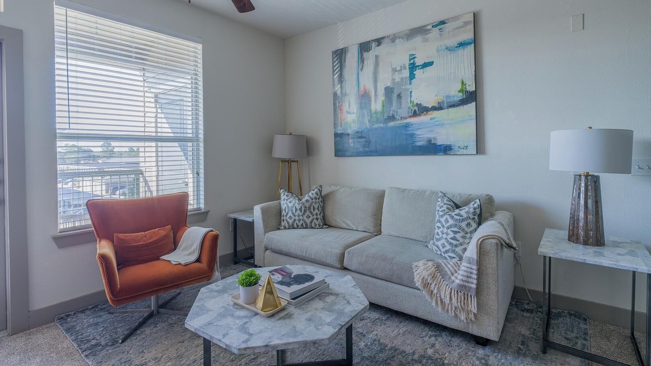 Photo of Livingroom in Spring