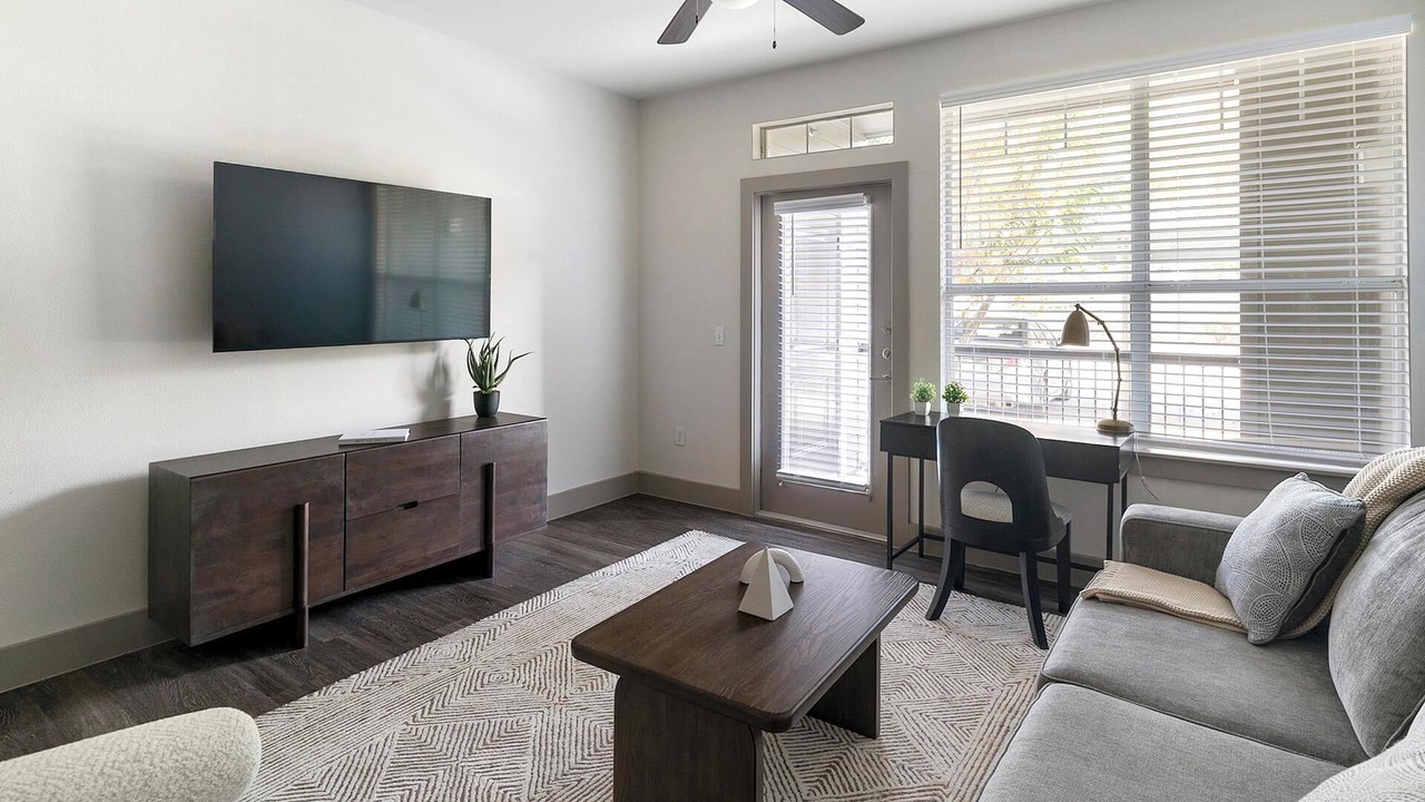 Photo of Livingroom in Spring