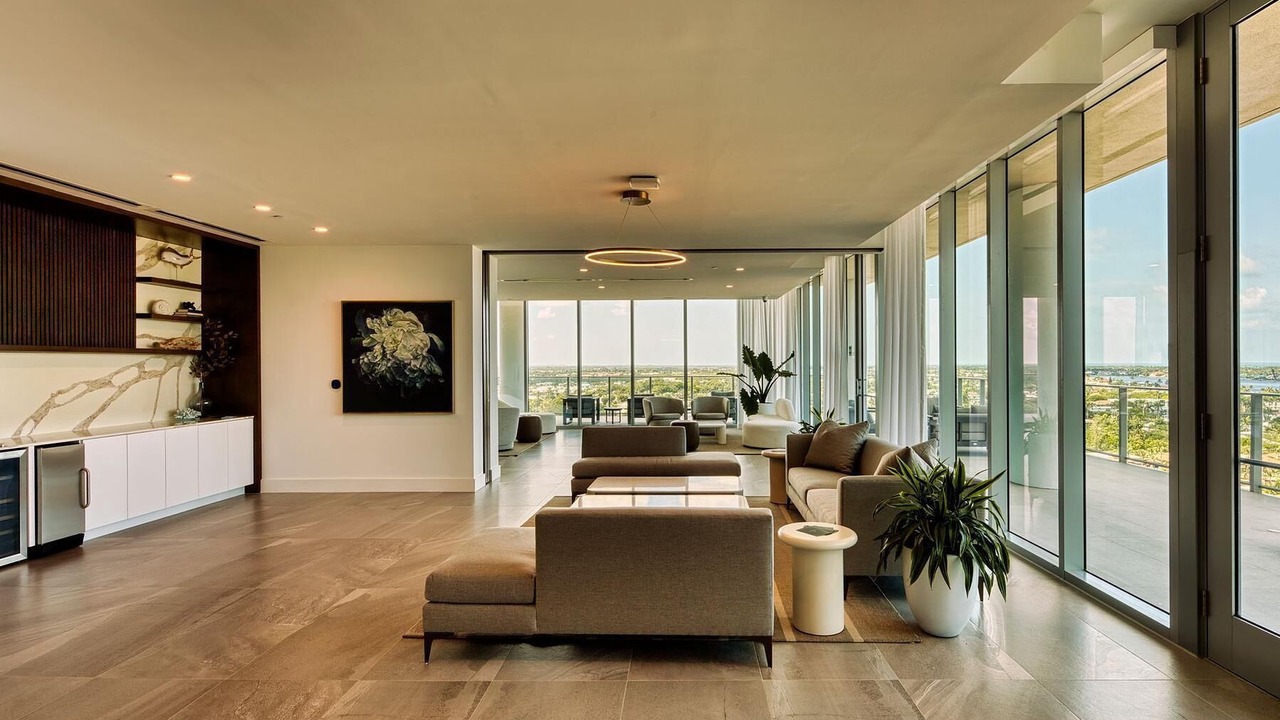 Photo of Livingroom in East Naples