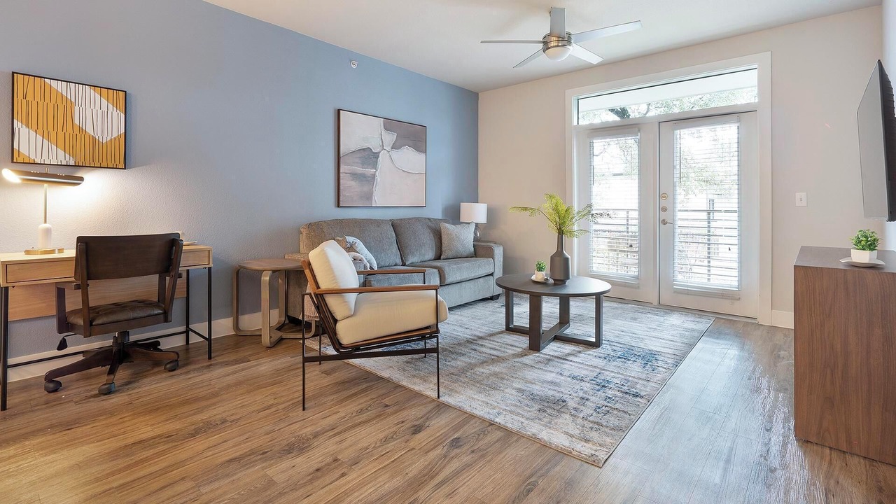 Photo of Livingroom in Far North Central