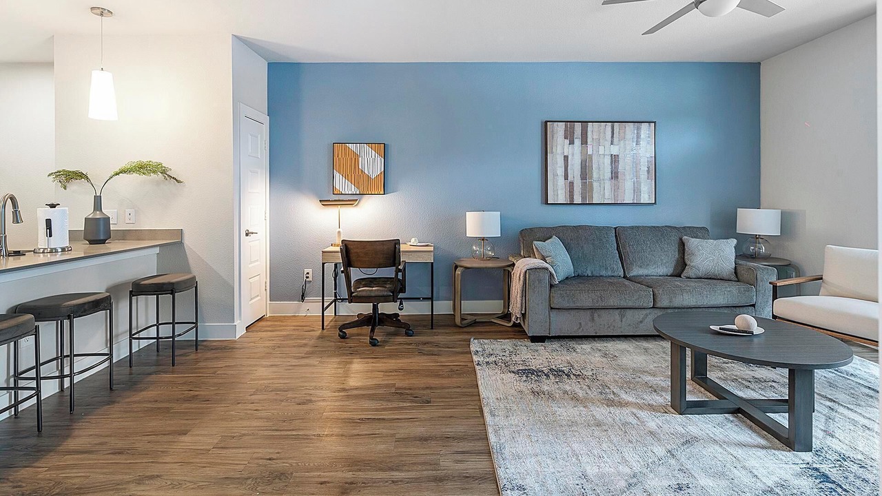 Photo of Livingroom in Far North Central