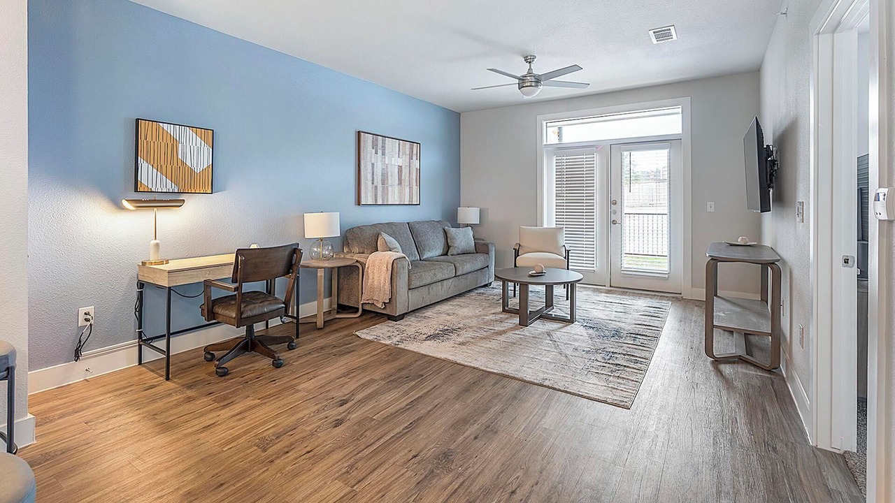 Photo of Livingroom in Far North Central