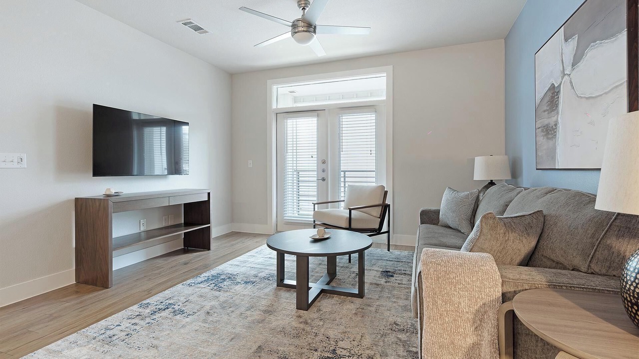 Photo of Livingroom in Far North Central