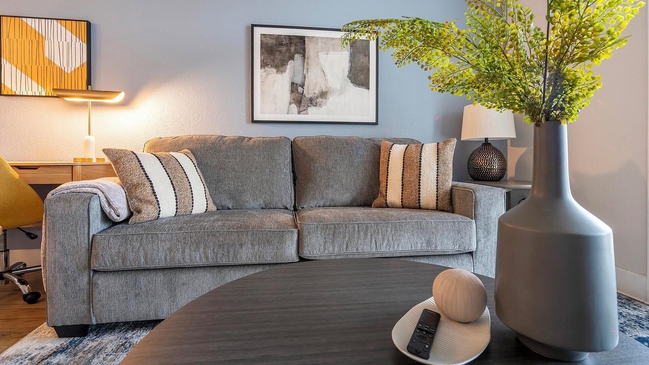 Photo of Livingroom in Far North Central