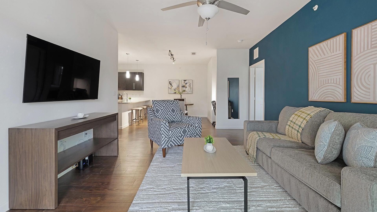 Photo of Livingroom in McNeil
