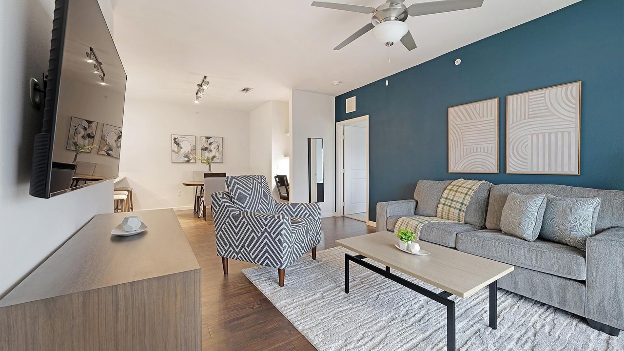 Photo of Livingroom in McNeil