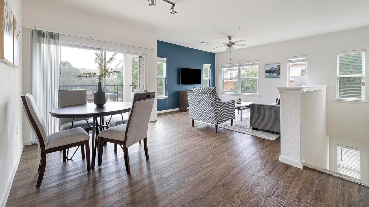 Photo of Livingroom in McNeil