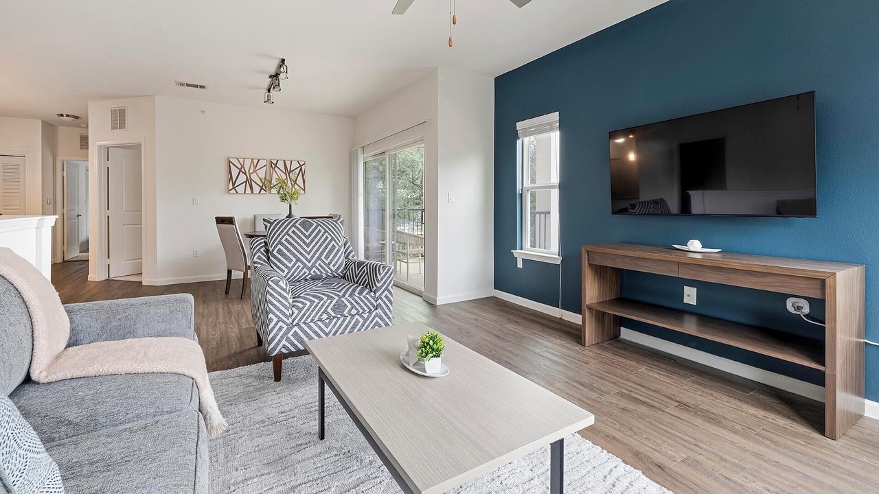 Photo of Livingroom in McNeil
