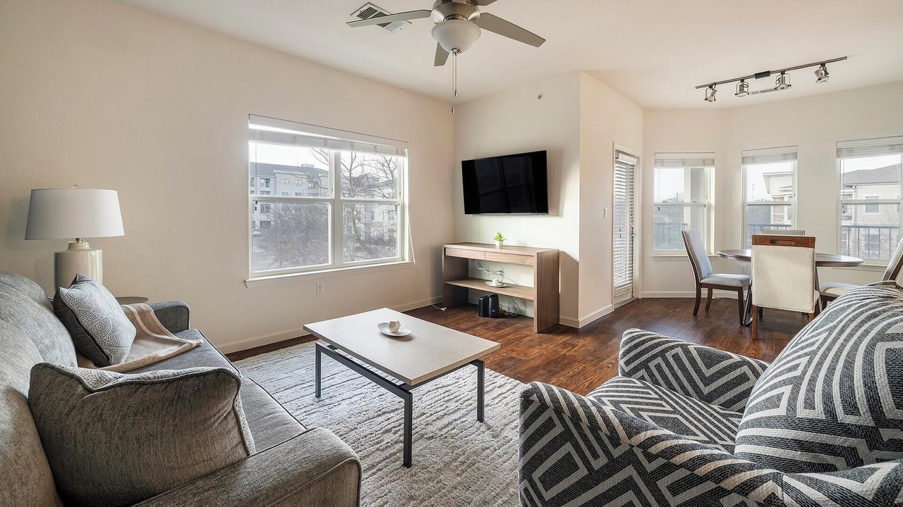 Photo of Livingroom in McNeil